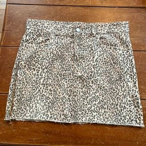 Cute denim skirt in animal print